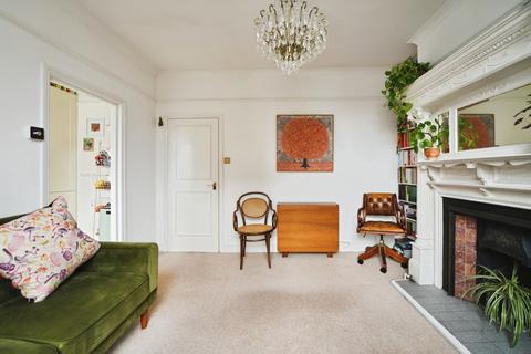 1 bedroom flat for sale, Tollington Way, London, N7