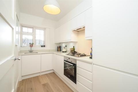 1 bedroom flat for sale, Barnes High Street, Barnes, London, SW13