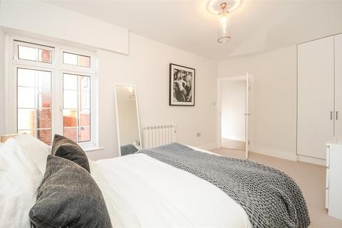1 bedroom flat for sale, Barnes High Street, Barnes, London, SW13