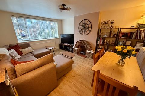 2 bedroom ground floor maisonette for sale, Woodhaw, Egham, Surrey, TW20