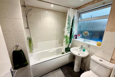 2 bedroom ground floor maisonette for sale, Woodhaw, Egham, Surrey, TW20