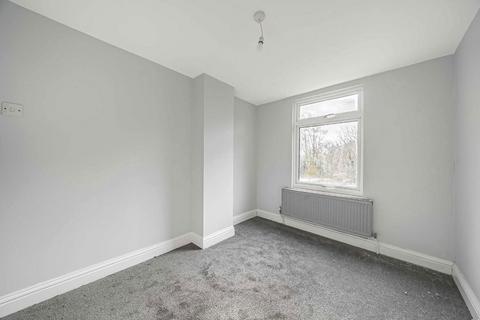 3 bedroom house to rent, Walton Road, East Molesey KT8