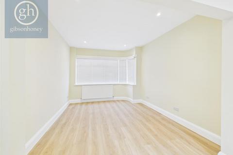 undefined, Manningtree Road, Ruislip HA4