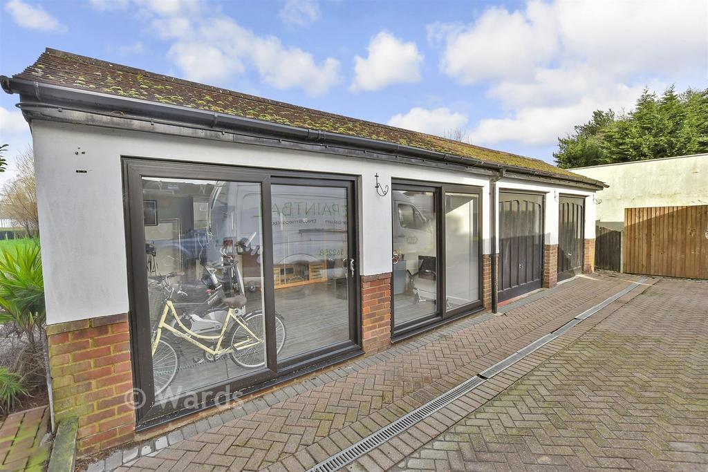 Workshop/Outbuildings