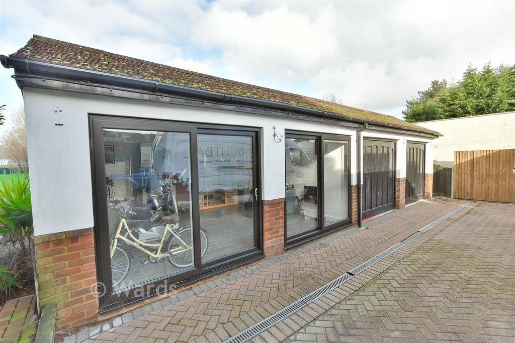 Workshop/Outbuildings