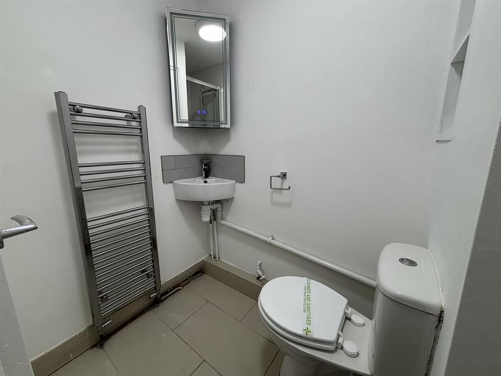 Bedroom 1 Ensuite