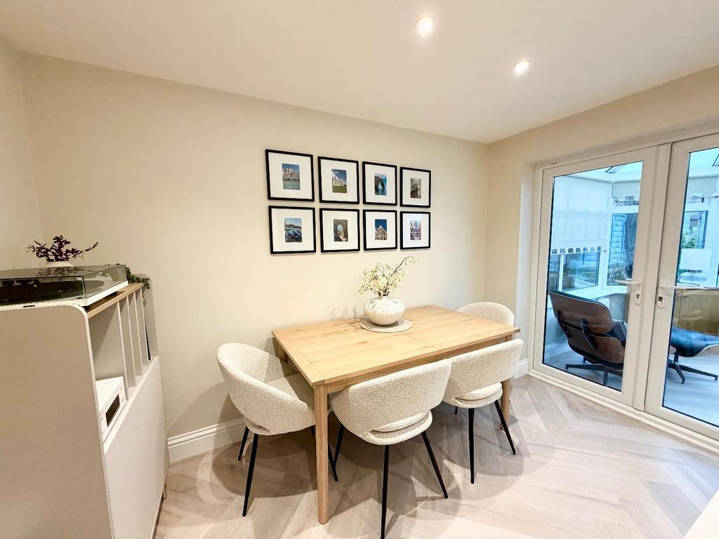 Diner/Kitchen