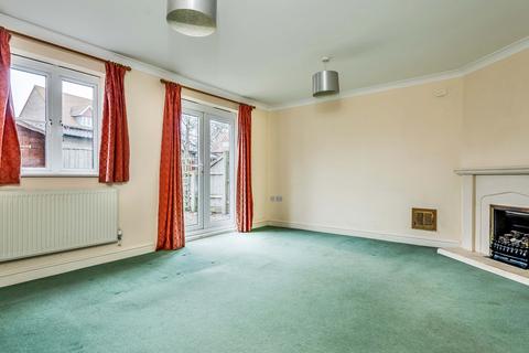 3 bedroom semi-detached house to rent, Reading Road, OX12