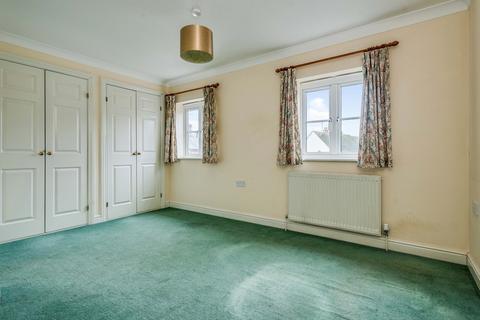 3 bedroom semi-detached house to rent, Reading Road, OX12