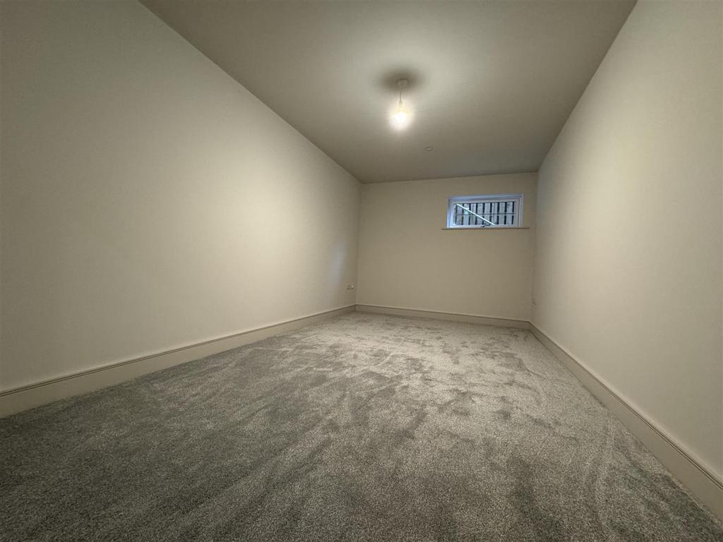 Snug/family room/cinema room