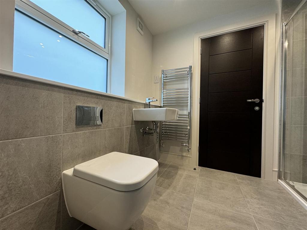 Jack n jill shower room