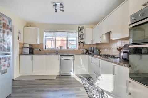 undefined, Millennium Close, Devizes, SN10