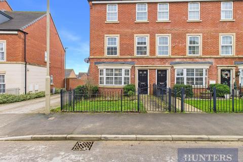 4 bedroom end of terrace house for sale, Ashlar Drive, Eastfield, Scarborough