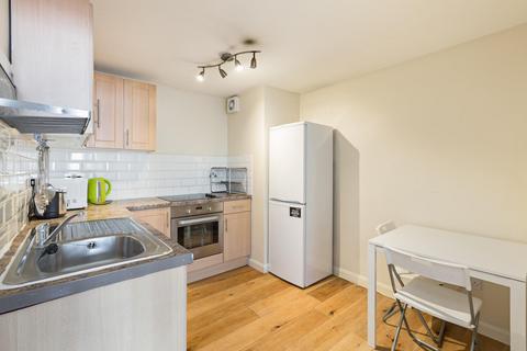 2 bedroom flat to rent, Cromwell Road, Earls Court, London, SW5