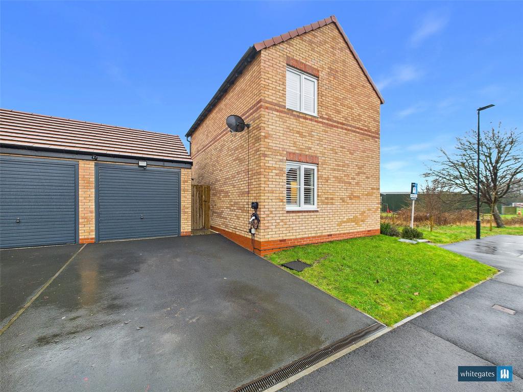 Garage/Driveway