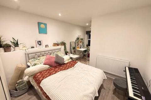 House share to rent, Mitcham Road, London