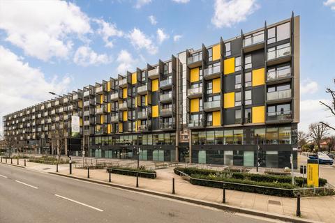 2 bedroom flat to rent, Bloemfontein Road, London W12