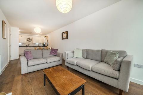 2 bedroom flat to rent, Bloemfontein Road, London W12