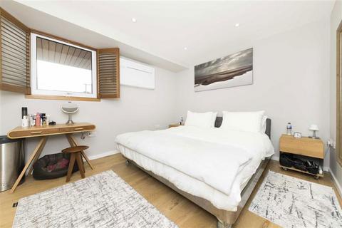 undefined, Palmers Road, London E2