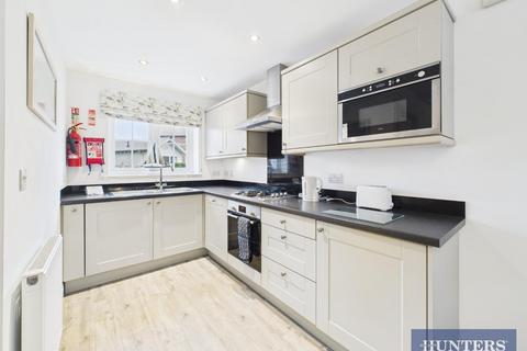 2 bedroom end of terrace house for sale, Turnberry Drive, The Bay, Filey