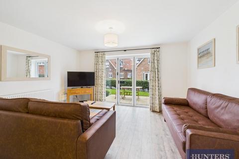2 bedroom end of terrace house for sale, Turnberry Drive, The Bay, Filey