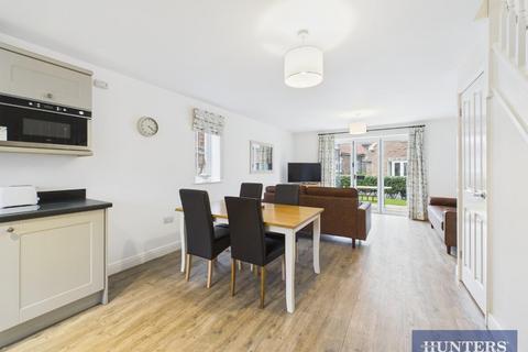 2 bedroom end of terrace house for sale, Turnberry Drive, The Bay, Filey
