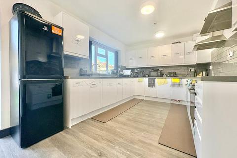 undefined, Wellington Avenue, Hounslow, TW3