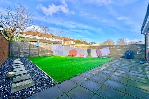 undefined, Wellington Avenue, Hounslow, TW3
