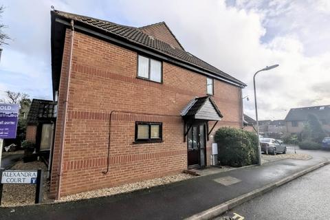1 bedroom maisonette for sale, Alexandra Court, Bordon GU35