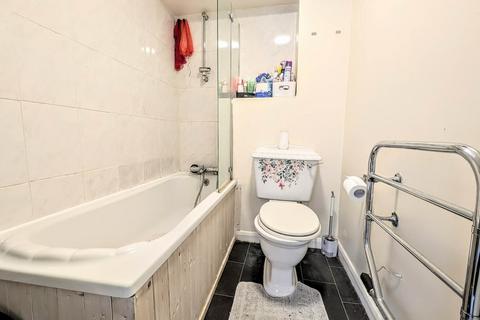 1 bedroom maisonette for sale, Alexandra Court, Bordon GU35