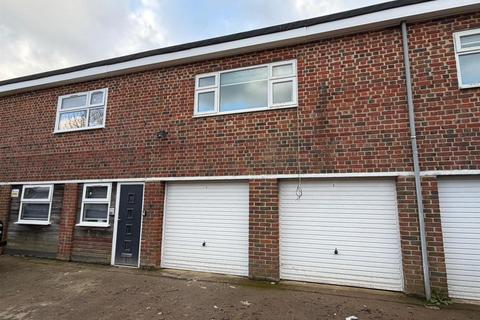 1 bedroom in a house share to rent, Ash Road, Aldershot GU12