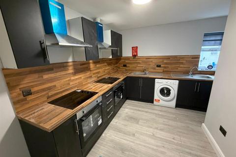 1 bedroom in a house share to rent, Ash Road, Aldershot GU12