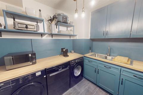 undefined, Frizley Gardens, Bradford