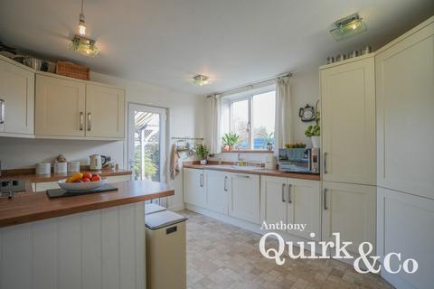 5 bedroom semi-detached house for sale, Long Road, Canvey Island, SS8