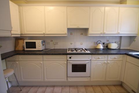 2 bedroom terraced house to rent, Gardner Place, Feltham, Middlesex, TW14