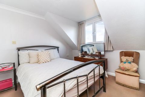 1 bedroom flat for sale, Breakspear Court, The Crescent, WD5