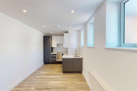 1 bedroom apartment to rent, High Road, South Woodford, E18