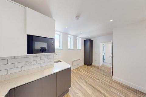 1 bedroom apartment to rent, High Road, South Woodford, E18
