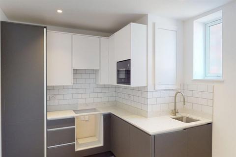 1 bedroom apartment to rent, High Road, South Woodford, E18