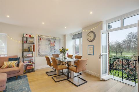 2 bedroom apartment for sale, Clapham Common North Side, SW4