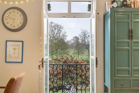 2 bedroom apartment for sale, Clapham Common North Side, SW4