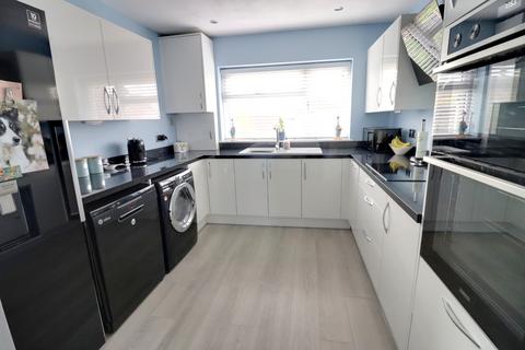 2 bedroom detached bungalow for sale, SUTTON ROAD, WATERLOOVILLE