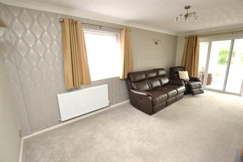 2 bedroom detached bungalow to rent, Buxton Road, Aylsham, Norwich