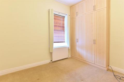 2 bedroom terraced house to rent, Warwick Street, York