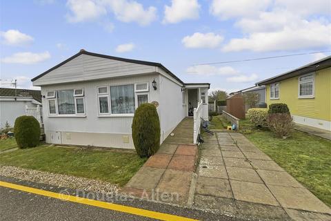 2 bedroom park home for sale, Lower Dunton Road, Brentwood, Essex