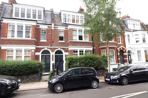 2 bedroom flat to rent, Glenmore Road, London NW3