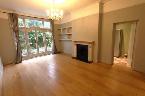 2 bedroom flat to rent, Glenmore Road, London NW3
