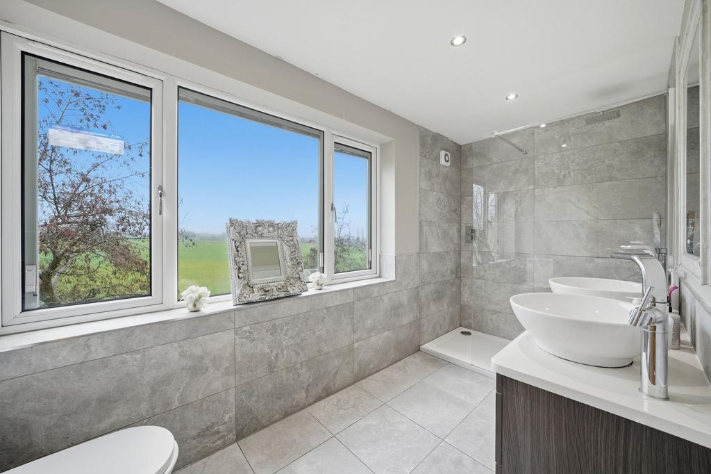 Bedroom 1 ensuite