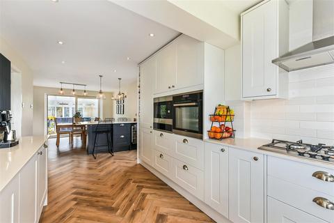 4 bedroom detached house for sale, South Lane, Clanfield