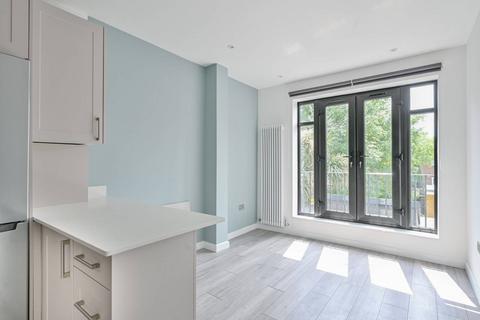 2 bedroom house to rent, Devonshire Road, Colliers Wood, London, SW19